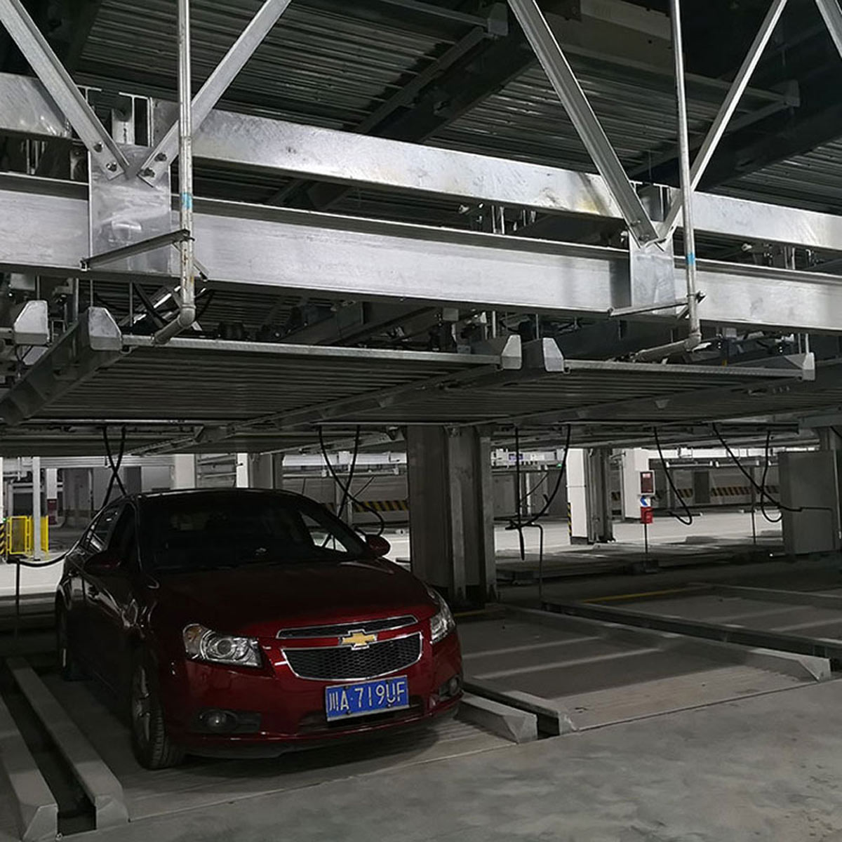 鹽津升降橫移車庫