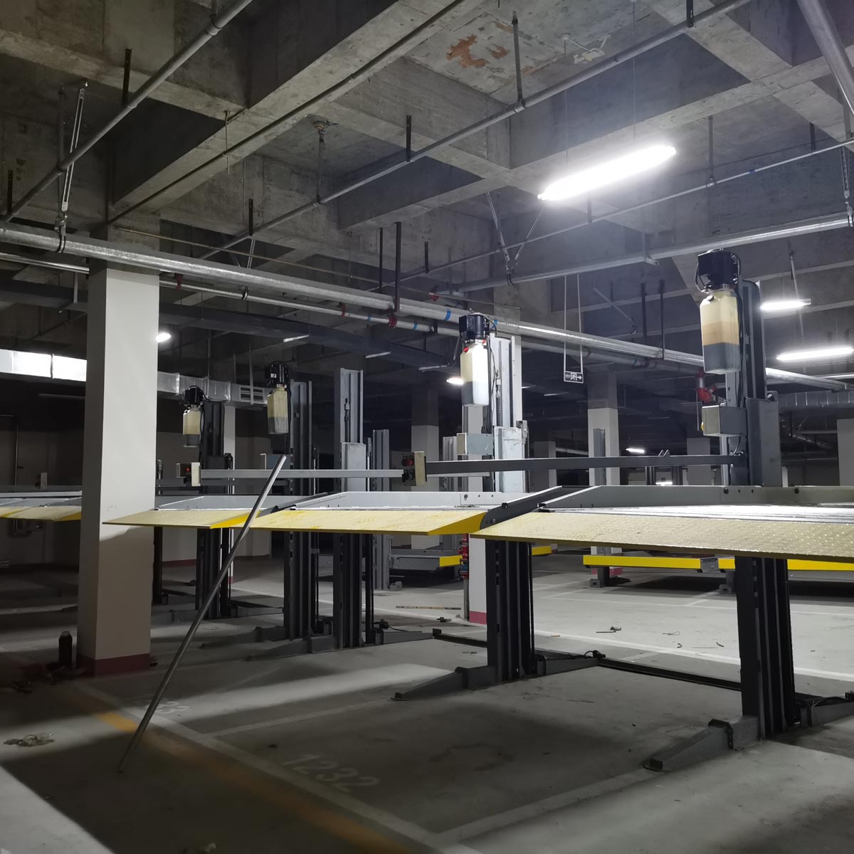 興平兩柱機械式停車位租賃