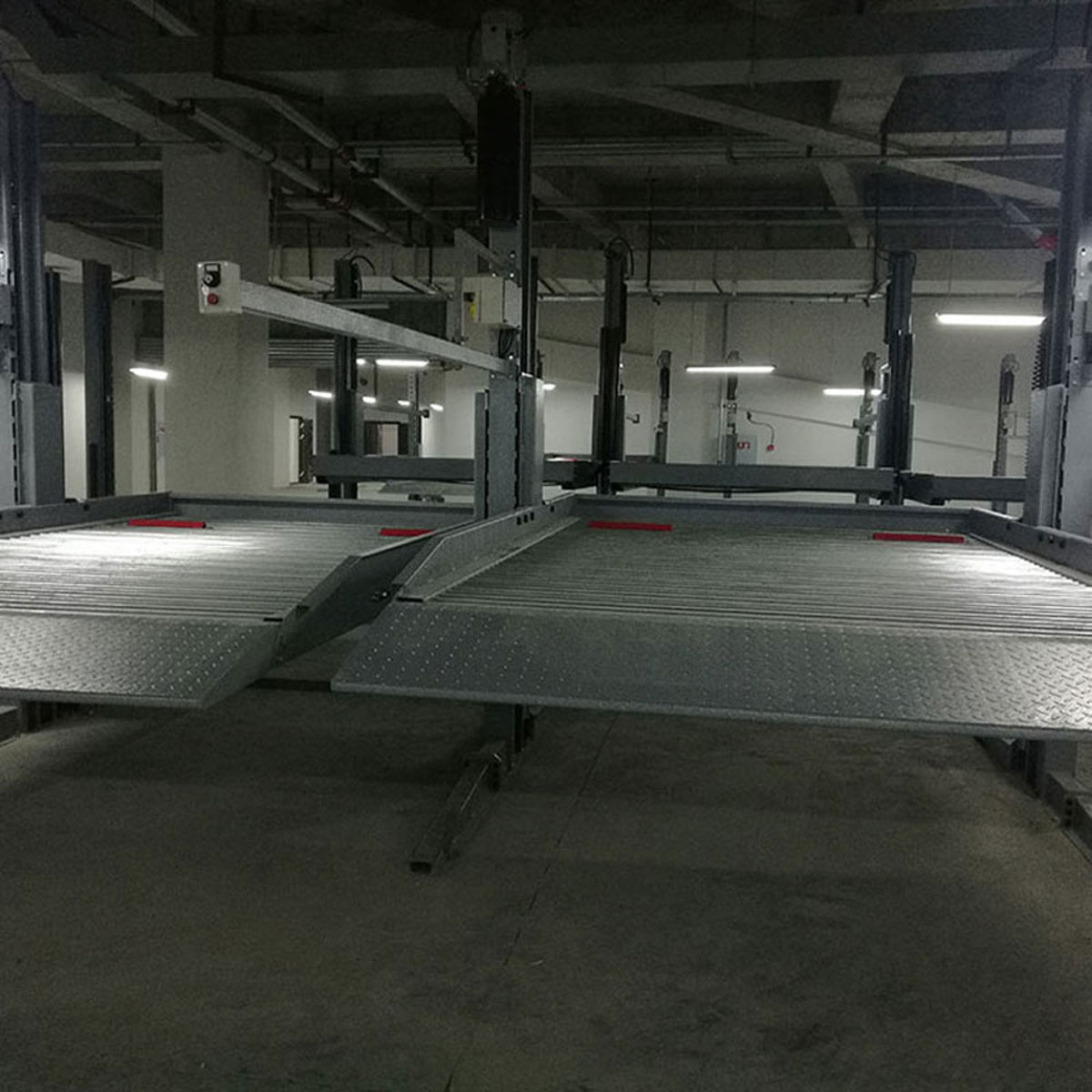 雁塔地下室機(jī)械立體停車設(shè)備拆除